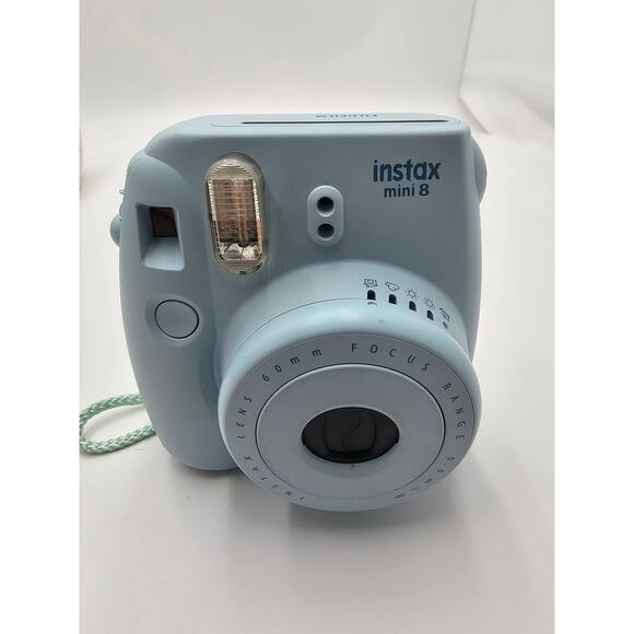 Fujifilm Instax Mini 8 Built in LED Flash Instant Colored Format Filmed Camera - Picture 1 of 5